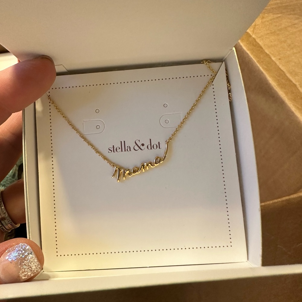 Mama necklace